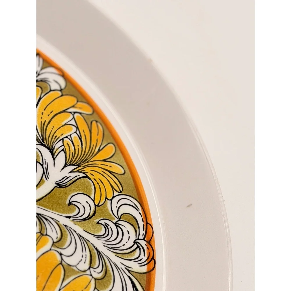 Mikasa Vintage 1970s Retro Floral Dinner Plate Yellow Orange Daisy MCM 10.5 Inch